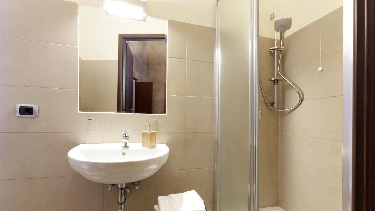 Folia Hotel Roma Ngoại thất bức ảnh