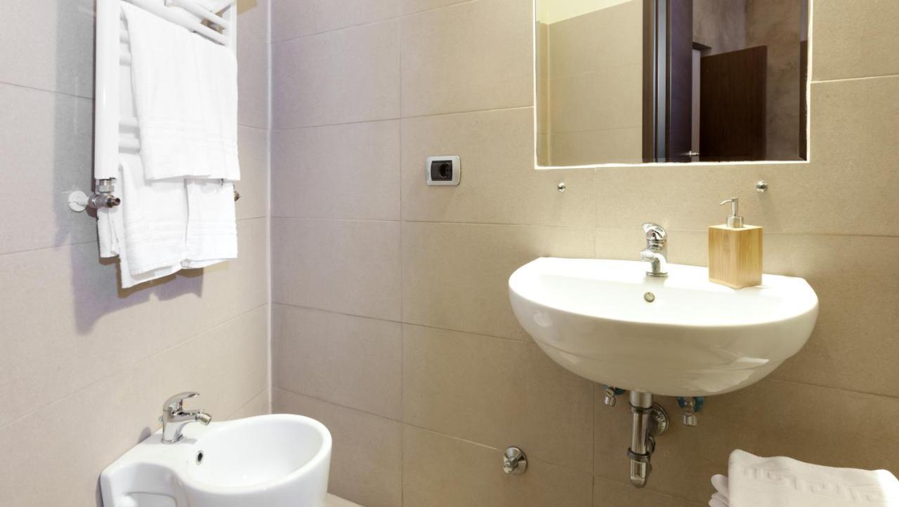Folia Hotel Roma Ngoại thất bức ảnh